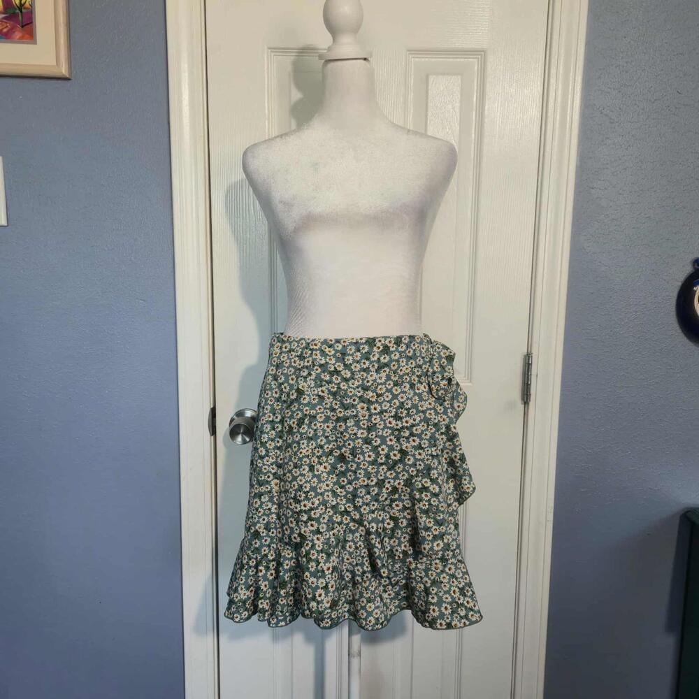 NWOT Nagoo Women S Floral Print Women's Wrap Mini Skirt with Ruffle Hem Western